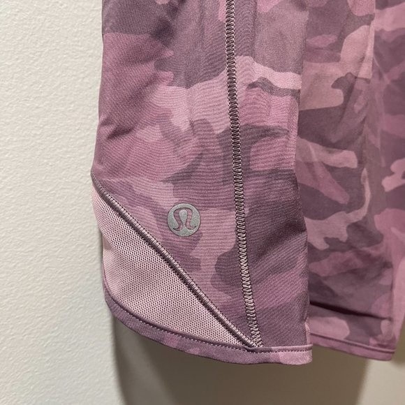 Lululemon Hotty Hot Short II 4" Camo Pink Taupe Size 8 - Picture 6 of 8
